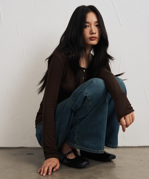 JOCOSA(ジョコサ)の「ウール混 ヘンリーネックトップス(Tシャツ/カットソー・レディース・ブルー/ブラウン/ブラック/アイボリー/グレー/アイボリー系1/グレー系その他・M/L)」の14枚目の写真