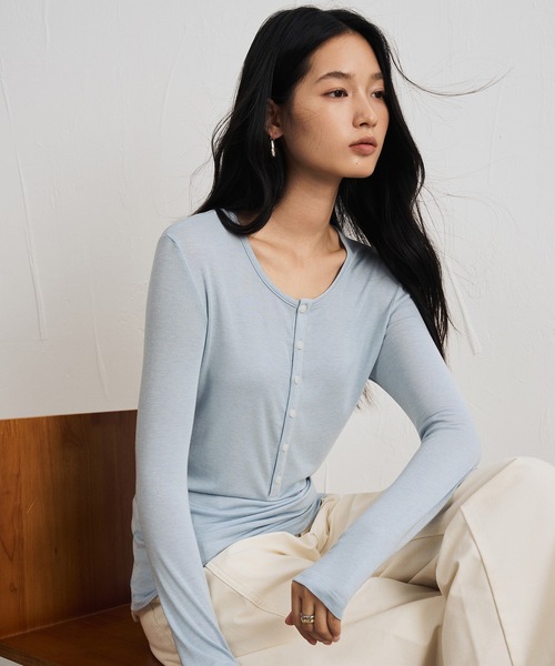 JOCOSA(ジョコサ)の「ウール混 ヘンリーネックトップス(Tシャツ/カットソー・レディース・ブルー/ブラウン/ブラック/アイボリー/グレー/アイボリー系1/グレー系その他・M/L)」の17枚目の写真