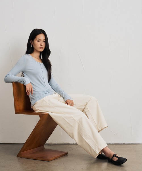 JOCOSA(ジョコサ)の「ウール混 ヘンリーネックトップス(Tシャツ/カットソー・レディース・ブルー/ブラウン/ブラック/アイボリー/グレー/アイボリー系1/グレー系その他・M/L)」の20枚目の写真