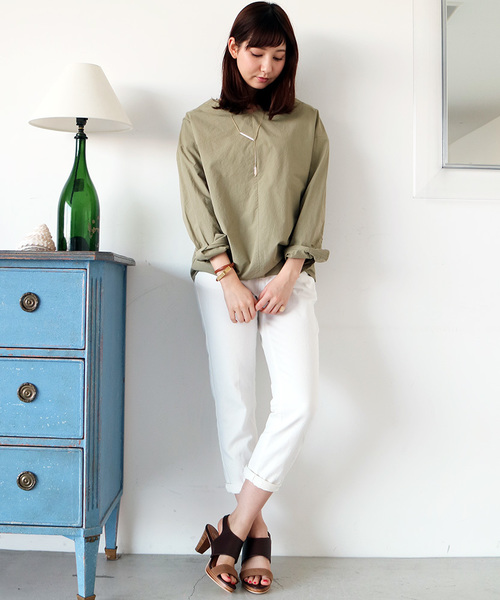 N.(N. Natural Beauty Basic)(エヌエヌナチュラルビューティーベーシック)の「テーパードデニム(デニムパンツ・レディース・ホワイト/ネイビー/ブルー・MEDIUM/SMALL)」の2枚目の写真