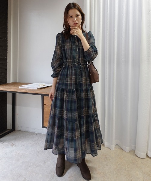 CORNERS(コーナーズ)の「チェックシフォンティアードワンピース(ワンピース・レディース・レッド/グリーン・M)」の7枚目の写真