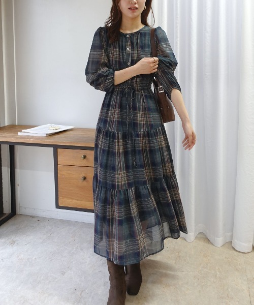 CORNERS(コーナーズ)の「チェックシフォンティアードワンピース(ワンピース・レディース・レッド/グリーン・M)」の10枚目の写真