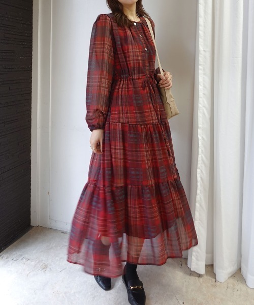 CORNERS(コーナーズ)の「チェックシフォンティアードワンピース(ワンピース・レディース・レッド/グリーン・M)」の4枚目の写真