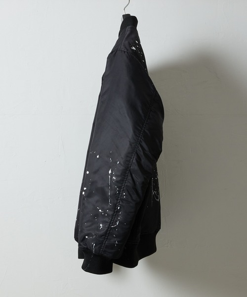 NUMBER (N)INE(ナンバーナイン)の「HAND PAINTED NYLON INSULATION STADIUM JACKET / ハンドペイント ナイロン ロゴプリント 裏キルティング 中綿 スタジャン(スタジャン・メンズ・ブラック系2/ブラック系1/ブラック系3・2/3/4)」の5枚目の写真