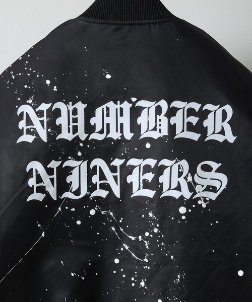 NUMBER (N)INE(ナンバーナイン)の「HAND PAINTED NYLON INSULATION STADIUM JACKET / ハンドペイント ナイロン ロゴプリント 裏キルティング 中綿 スタジャン(スタジャン・メンズ・ブラック系2/ブラック系1/ブラック系3・2/3/4)」の17枚目の写真