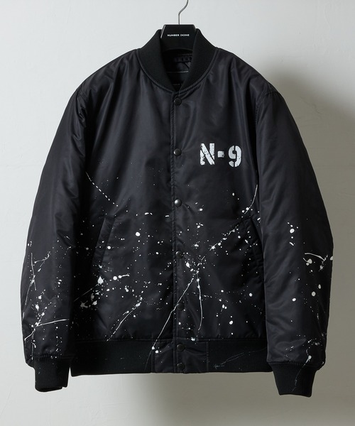 NUMBER (N)INE(ナンバーナイン)の「HAND PAINTED NYLON INSULATION STADIUM JACKET / ハンドペイント ナイロン ロゴプリント 裏キルティング 中綿 スタジャン(スタジャン・メンズ・ブラック系2/ブラック系1/ブラック系3・2/3/4)」の18枚目の写真