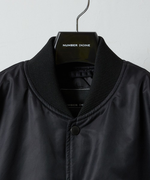 NUMBER (N)INE(ナンバーナイン)の「HAND PAINTED NYLON INSULATION STADIUM JACKET / ハンドペイント ナイロン ロゴプリント 裏キルティング 中綿 スタジャン(スタジャン・メンズ・ブラック系2/ブラック系1/ブラック系3・2/3/4)」の21枚目の写真