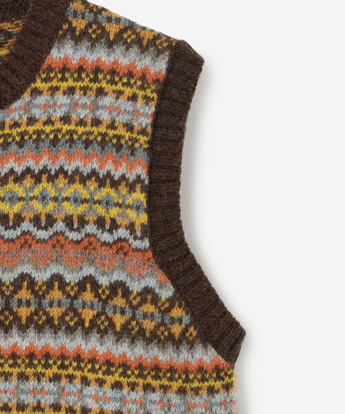 Morris & Sons(モリスアンドサンズ)の「MORRIS & SONS | フェアアイル クルーネックベスト WOMEN(ベスト・レディース・ブルー系その他/ブラウン系その他・F)」の7枚目の写真