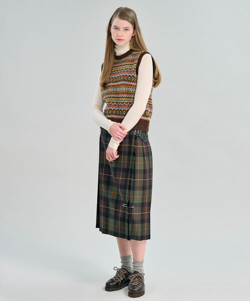 Morris & Sons(モリスアンドサンズ)の「MORRIS & SONS | フェアアイル クルーネックベスト WOMEN(ベスト・レディース・ブルー系その他/ブラウン系その他・F)」の18枚目の写真