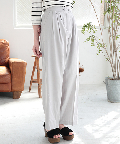 one after another NICE CLAUP（ワンアフターアナザーナイスクラップ）の「２つ釦ワイドパンツ（その他パンツ・レディース・その他1/その他2/オフホワイト/グレー/ワンウォッシュ・FREE）」の3枚目の写真