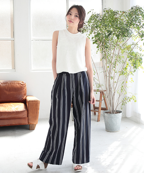 one after another NICE CLAUP（ワンアフターアナザーナイスクラップ）の「２つ釦ワイドパンツ（その他パンツ・レディース・その他1/その他2/オフホワイト/グレー/ワンウォッシュ・FREE）」の13枚目の写真