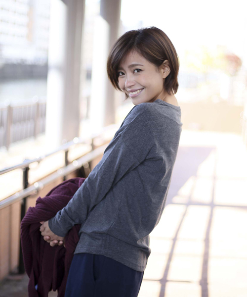 Denime（ドゥニーム）の「ドロップショルダーニットソーロンT（Tシャツ/カットソー・レディース・ワイン/オフホワイト/グレー・FREE）」の13枚目の写真