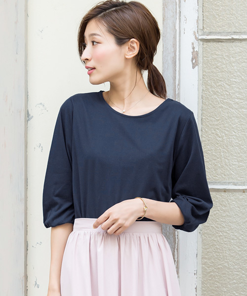 Pierrot（ピエロ）の「コットン100％ バルーンスリーブ Tシャツ（Tシャツ/カットソー・レディース・チャコールグレー/ホワイト×ブラック/ブラック/カーキ/ネイビー/ホワイト/キャメル・L/M）」の6枚目の写真