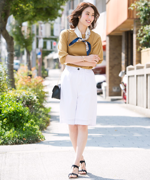 Pierrot（ピエロ）の「コットン100％ バルーンスリーブ Tシャツ（Tシャツ/カットソー・レディース・チャコールグレー/ホワイト×ブラック/ブラック/カーキ/ネイビー/ホワイト/キャメル・L/M）」の11枚目の写真