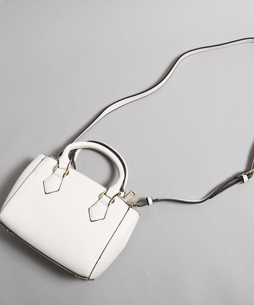 PLAIN CLOTHING（プレーンクロージング）の「モダンミニショルダーバッグ【PLAIN CLOTHING】（ショルダーバッグ・レディース・ピンク/ブラック/グレー/アイボリー・FREE）」の3枚目の写真