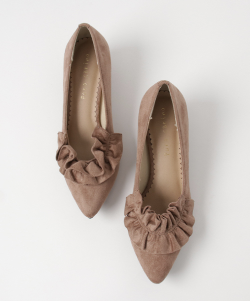 Green　Parks（グリーンパークス）の「・フリルローヒールパンプス（パンプス・レディース・ベージュ/ブラック/グレー/ピンク・L/M）」の6枚目の写真