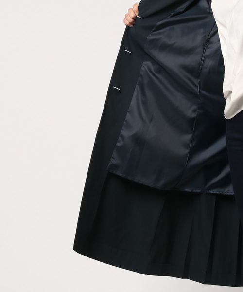 Khaju(カージュ)の「Khaju:バックプリーツトレンチコート ◇(トレンチコート・レディース・ネイビー/ベージュ・36/38)」の14枚目の写真
