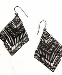 antiqua | モチーフデザインピアス(ピアス(両耳用))