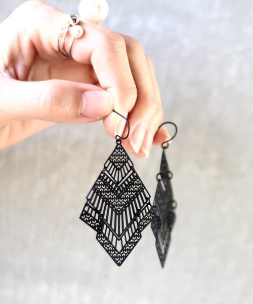 antiqua（アンティカ）の「モチーフデザインピアス（ピアス（両耳用）・レディース・ブラック・FREE）」の5枚目の写真