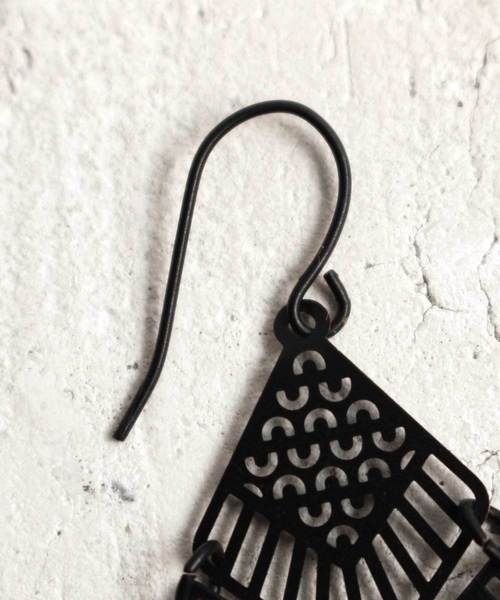 antiqua（アンティカ）の「モチーフデザインピアス（ピアス（両耳用）・レディース・ブラック・FREE）」の6枚目の写真