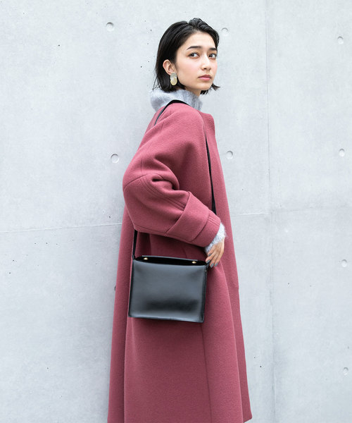 STUDIOUS(ステュディオス)の「【STUDIOUS】レザーミニショルダーバッグ(ショルダーバッグ・レディース・ブラック/ブラウン・FREE)」の2枚目の写真