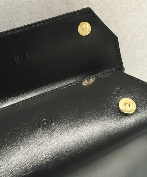 STUDIOUS(ステュディオス)の「【STUDIOUS】レザーミニショルダーバッグ(ショルダーバッグ・レディース・ブラック/ブラウン・FREE)」の4枚目の写真