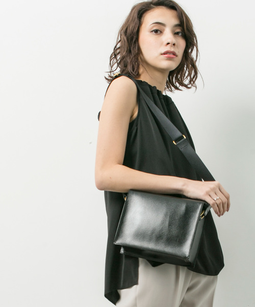 STUDIOUS(ステュディオス)の「【STUDIOUS】レザーミニショルダーバッグ(ショルダーバッグ・レディース・ブラック/ブラウン・FREE)」の7枚目の写真