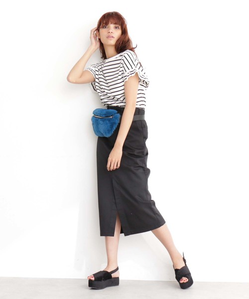 FREE'S MART（フリーズマート）の「フェイクファーボディバック（ボディバッグ/ウエストポーチ・レディース・ブラック/ベージュ/ブルー・ﾌﾘ-）」の13枚目の写真