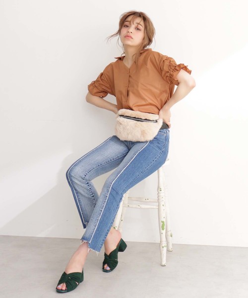 FREE'S MART（フリーズマート）の「フェイクファーボディバック（ボディバッグ/ウエストポーチ・レディース・ブラック/ベージュ/ブルー・ﾌﾘ-）」の17枚目の写真