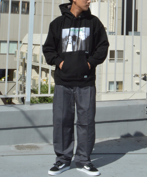 ROOPTOKYO（ループトウキョウ）の「GUESS/ゲス Keith+Andy Hoodie（パーカー・レディース・ホワイト/ブラック・M/L/XL）」の16枚目の写真