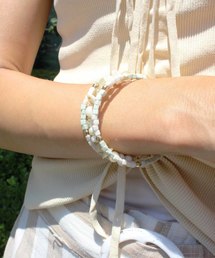 MODE ROBE（モードローブ）の「3連ストーンビーズブレスレット（ブレスレット）」