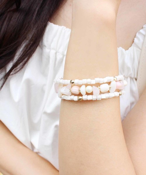MODE ROBE（モードローブ）の「3連ストーンビーズブレスレット（ブレスレット・レディース・ブラウン/ミント/ネイビー/ターコイズブルー/ピンク・FREE）」の6枚目の写真