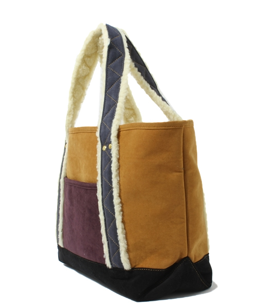 Khaju（カージュ）の「casselini:フェイクムートンバッグ（トートバッグ・レディース・キャメル/ブラウン・ONE SIZE）」の3枚目の写真