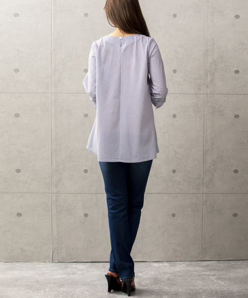 BELLUNA（ベルーナ）の「袖リボン使いＶネックストライプブラウス（シャツ/ブラウス・レディース・ネイビー/ブルー・MEDIUM/LARGE/X-LARGE）」の8枚目の写真