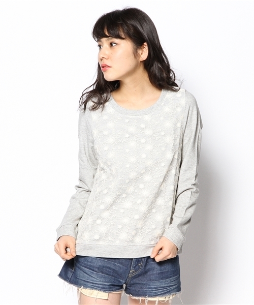 DISCOAT(ディスコート)の「【Discoat】裏毛前刺繍レースプルオーバー(Tシャツ/カットソー・レディース・グレー/ネイビー/オフホワイト・フリ-)」の3枚目の写真