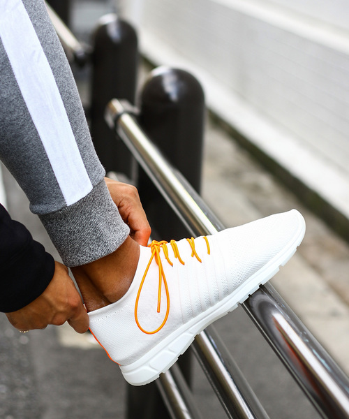 WHIM ROTH(ウィムロス)の「ニットスニーカー(スニーカー・メンズ・ホワイト/ブラック・40/42/44)」の2枚目の写真