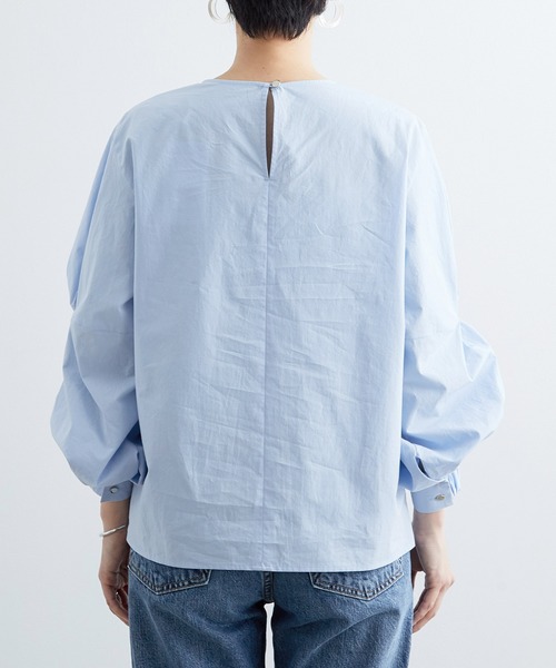 ADAM ET ROPE'（アダムエロペ）の「バックベルト袖ボリュームブラウス（シャツ/ブラウス・レディース・ホワイト/ブルー系その他4・FREE）」の10枚目の写真