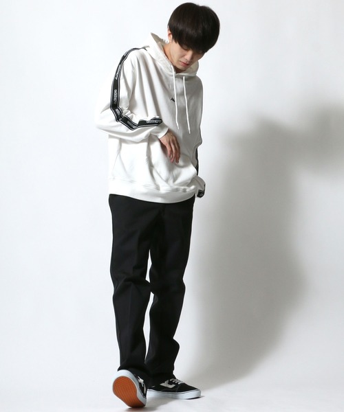 Kappa（カッパ）の「【Kappa】 オーバーサイズ 刺繍/ テープ スウェットパーカー/フーディー（パーカー・メンズ・ベージュ/ブラック/ホワイト/ベージュ系その他/ホワイト系その他/ブラック系その他・M/L/XL）」の20枚目の写真
