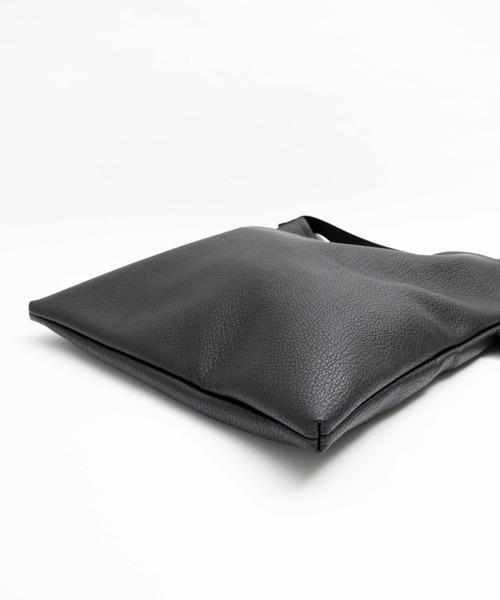 WEGO（ウィゴー）の「WEGO/フェイクレザーワンショルダーバッグ（ショルダーバッグ・メンズ・ブラック・FREE）」の7枚目の写真