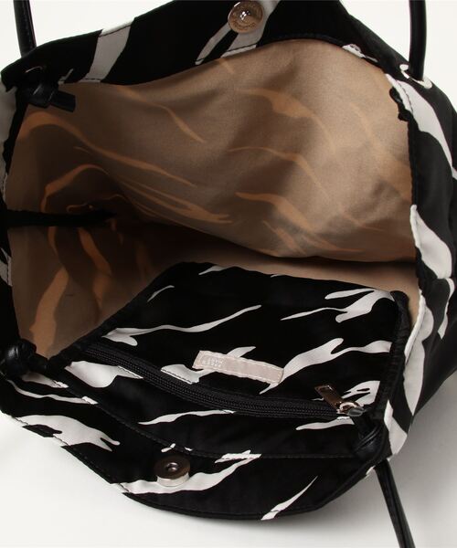 FREE'S MART（フリーズマート）の「イージーバッグ（トートバッグ・レディース・ホワイト系その他/ブラック系その他・ﾌﾘ-）」の6枚目の写真