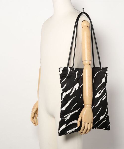 FREE'S MART（フリーズマート）の「イージーバッグ（トートバッグ・レディース・ホワイト系その他/ブラック系その他・ﾌﾘ-）」の9枚目の写真