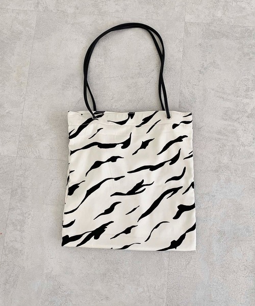 FREE'S MART（フリーズマート）の「イージーバッグ（トートバッグ・レディース・ホワイト系その他/ブラック系その他・ﾌﾘ-）」の11枚目の写真
