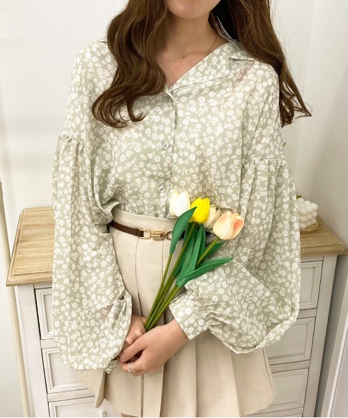 apres jour(アプレジュール)の「花柄開襟ブラウス【ZOZOTOWN限定アイテム】(シャツ/ブラウス・レディース・アイボリー/サックスブルー/ラベンダー/ミント/ブラック/モカ・フリー/X-LARGE)」の4枚目の写真