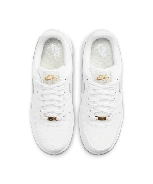 NIKE（ナイキ）の「WMNS AIR FORCE 1 '07 ESS　CZ0270-106（スニーカー・レディース・ホワイト系その他・22.0cm/22.5cm/23.0cm/23.5cm/24.0cm/24.5cm/25.0cm/25.5cm/26.0cm/26.5cm/27.0cm/27.5cm/28.0cm/28.5cm/29.0cm）」の6枚目の写真