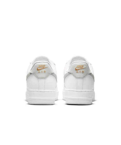 NIKE（ナイキ）の「WMNS AIR FORCE 1 '07 ESS　CZ0270-106（スニーカー・レディース・ホワイト系その他・22.0cm/22.5cm/23.0cm/23.5cm/24.0cm/24.5cm/25.0cm/25.5cm/26.0cm/26.5cm/27.0cm/27.5cm/28.0cm/28.5cm/29.0cm）」の7枚目の写真