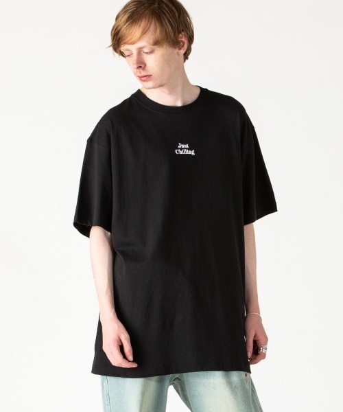 rehacer（レアセル）の「rehacer : Just Chilling on Wide Body / ジャストチリング オン ワイドボディー（Tシャツ/カットソー・メンズ・ホワイト/ブラック・MEDIUM/SMALL/LARGE/X-LARGE）」の5枚目の写真