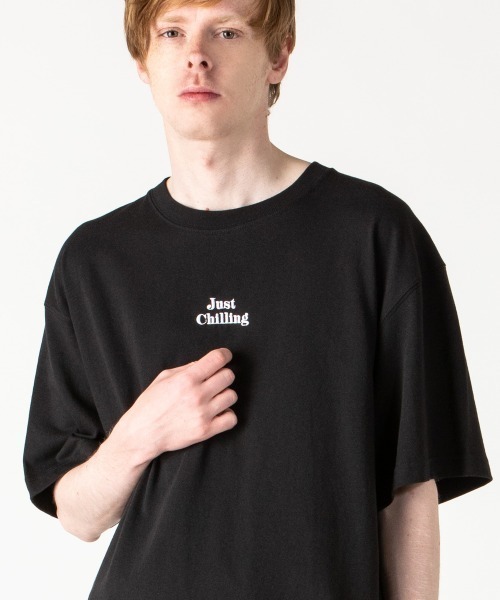 rehacer（レアセル）の「rehacer : Just Chilling on Wide Body / ジャストチリング オン ワイドボディー（Tシャツ/カットソー・メンズ・ホワイト/ブラック・MEDIUM/SMALL/LARGE/X-LARGE）」の6枚目の写真