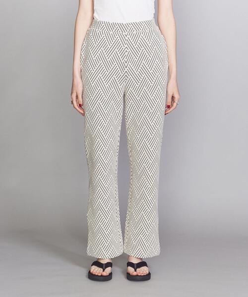 BEAUTY&YOUTH UNITED ARROWS（ビューティーアンドユースユナイテッドアローズ）の「BY ジャカードセミフレアパンツ -ウォッシャブル-（その他パンツ・レディース・ベージュ/オフホワイト・SMALL/MEDIUM）」の3枚目の写真