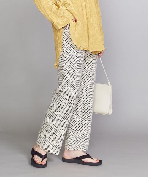 BEAUTY&YOUTH UNITED ARROWS（ビューティーアンドユースユナイテッドアローズ）の「BY ジャカードセミフレアパンツ -ウォッシャブル-（その他パンツ・レディース・ベージュ/オフホワイト・SMALL/MEDIUM）」の6枚目の写真