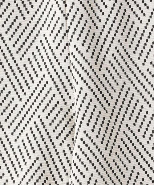 BEAUTY&YOUTH UNITED ARROWS（ビューティーアンドユースユナイテッドアローズ）の「BY ジャカードセミフレアパンツ -ウォッシャブル-（その他パンツ・レディース・ベージュ/オフホワイト・SMALL/MEDIUM）」の18枚目の写真